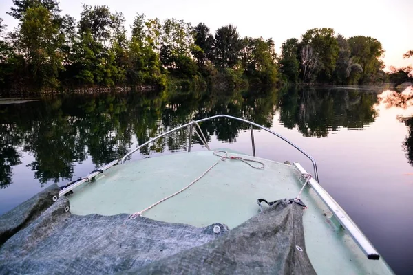 Barca Pesca Sul Lago — Foto Stock