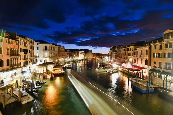 Κανάλι Στη Βενετία Φωτογραφία Φόντο Ψηφιακή Εικόνα — Φωτογραφία Αρχείου