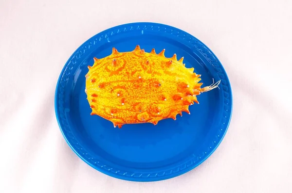 について キワノ キュウリ Metuliferus エキゾチックなトロピカル オレンジ色の野菜果物 — ストック写真