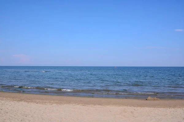 Морское Побережье Голубое Небо — стоковое фото