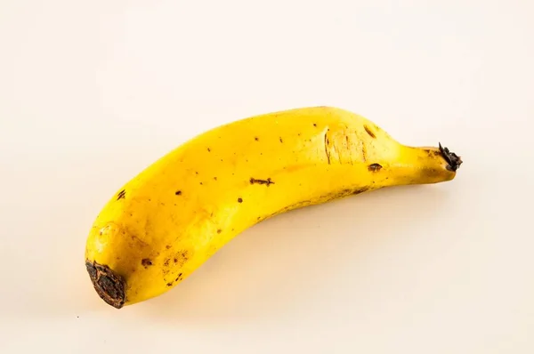 Φρέσκια Ώριμη Κίτρινη Μπανάνα Λευκό Φόντο — Φωτογραφία Αρχείου