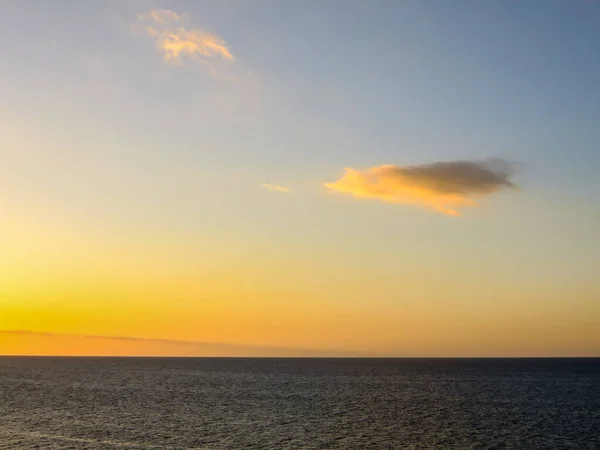 Schöner Sonnenuntergang Über Dem Meer — Stockfoto