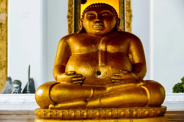 Χρυσό Άγαλμα Βούδα Στο Ναό Της Ταϊλάνδης — Φωτογραφία Αρχείου