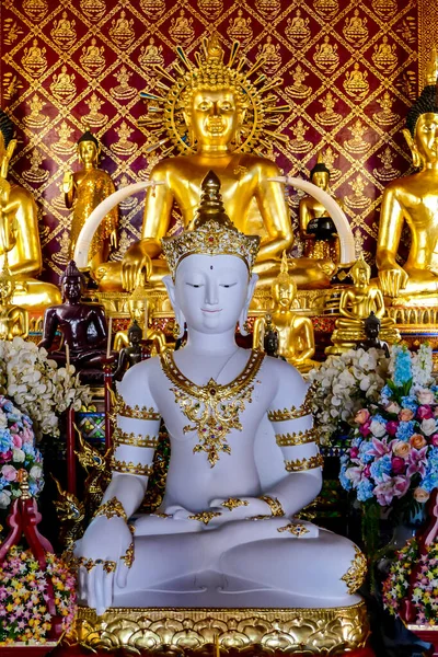 Χρυσό Άγαλμα Βούδα Στο Ναό — Φωτογραφία Αρχείου