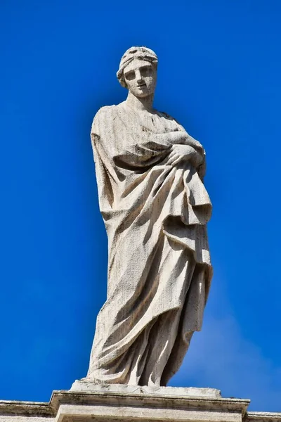 Statue Beautiful Angel Background Blue Sky — Fotografia de Stock