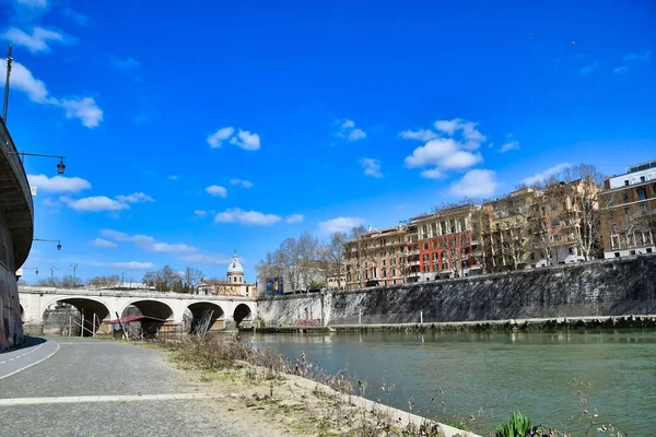 Veduta Dell Architettura Della Città — Foto Stock