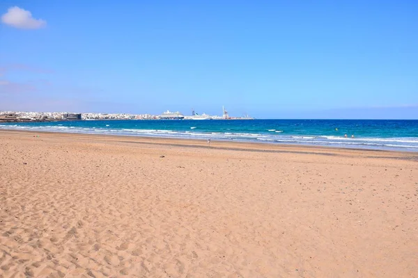 Mooi Strand Met Wit Zand Blauwe Lucht — Stockfoto