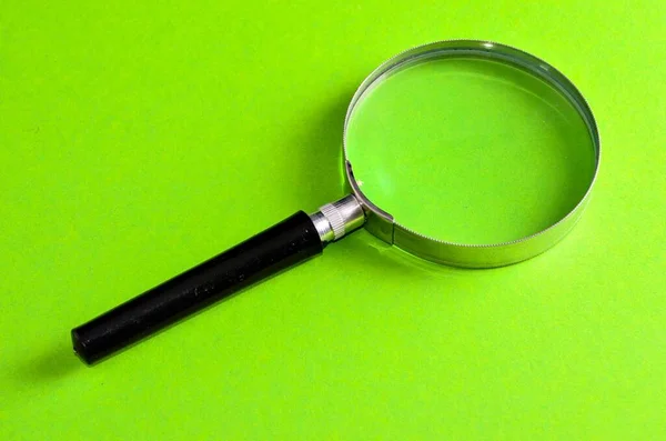 Magnifying Glass Green Background — Stock Photo, Image