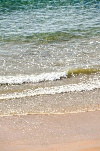 Onde Del Mare Sulla Spiaggia — Foto Stock