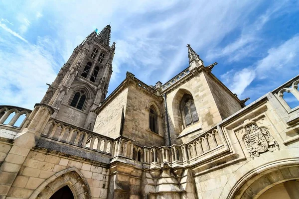 Antika Katedralen Himlen Bakgrund — Stockfoto