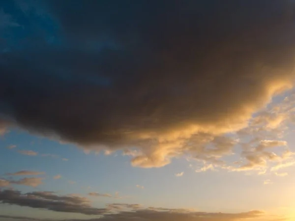 Beau Ciel Couchant Avec Nuages — Photo