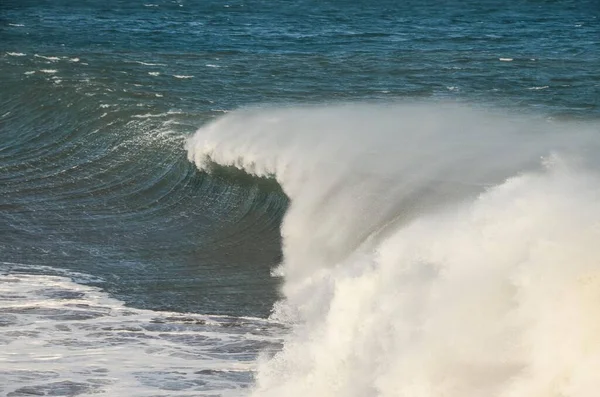 Olas Chocando Playa —  Fotos de Stock