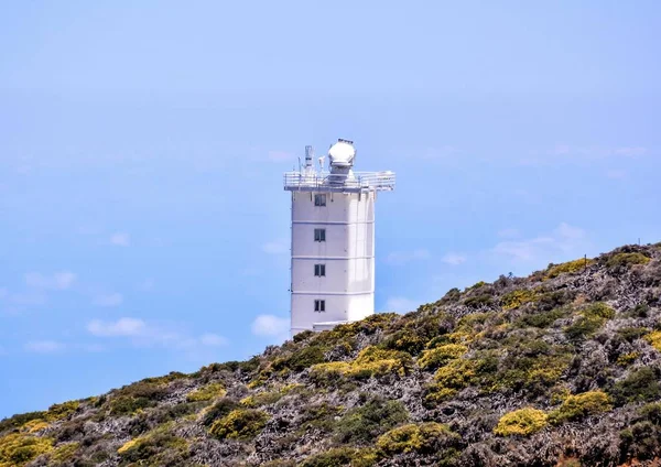 位于伊斯拉尔岛北部地中海沿岸的灯塔 — 图库照片