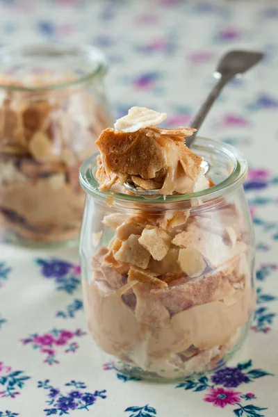 Postre de natillas de leche condensada —  Fotos de Stock