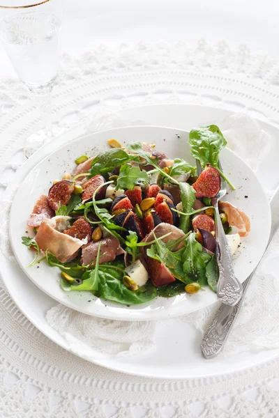 Fig and Prosciutto Salad — Stock Photo, Image