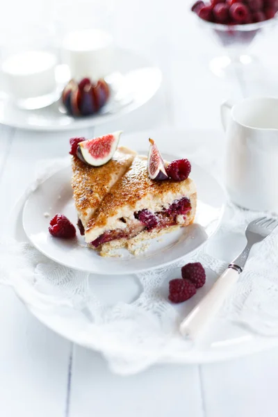 Tarta de canela Imágenes De Stock Sin Royalties Gratis