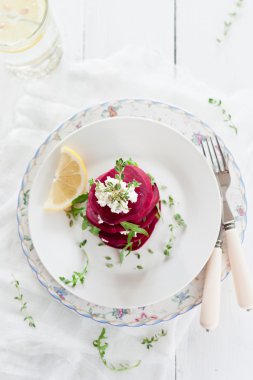 pancar ve keçi peynirli salata