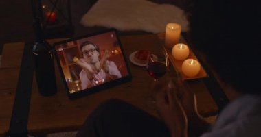 Mutlu melez çiftlerin online randevuları var.