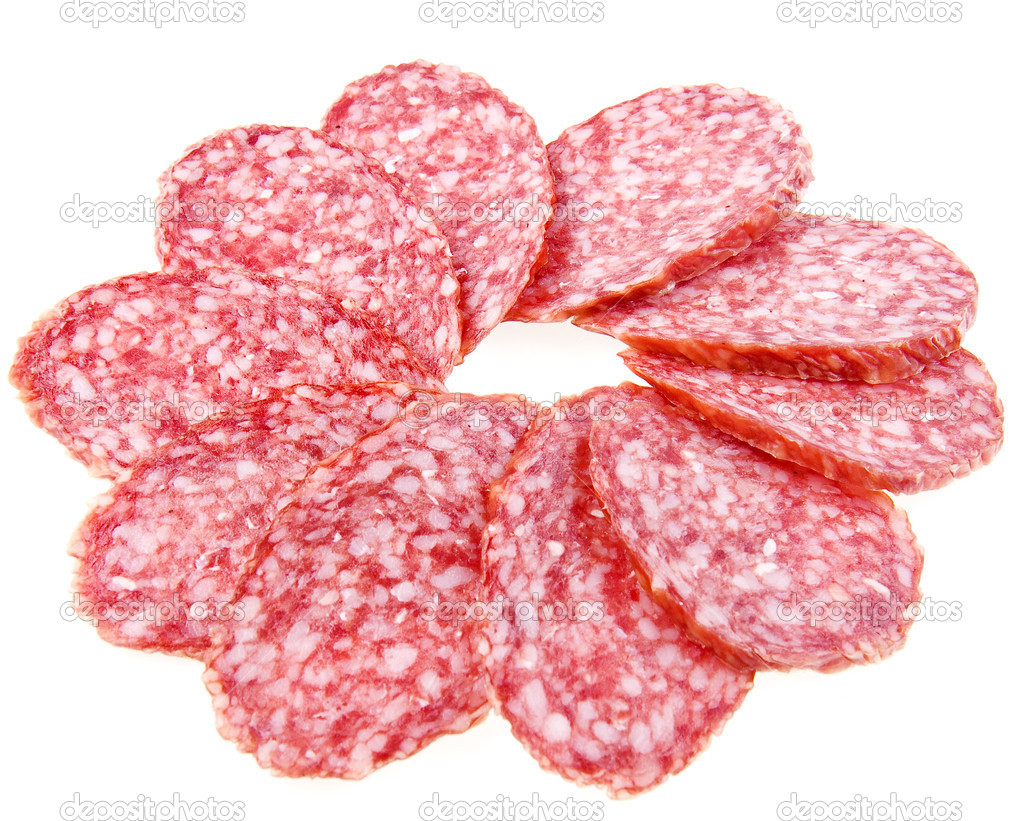 Salami korv skivor isolerad på vit bakgrund — Stockfotografi © Madllen