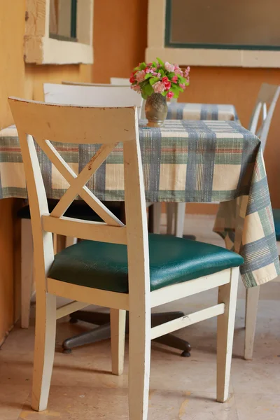 Mesa en la casa. - estilo vintage —  Fotos de Stock