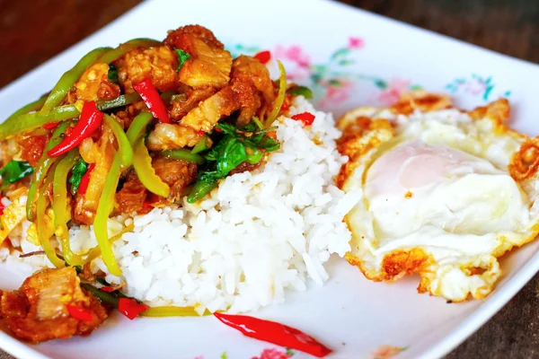 Basil and pork fried rice. — Stock Photo, Image