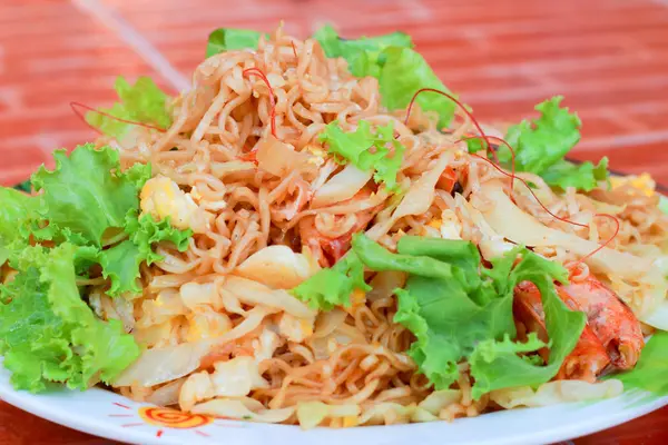 Shrimp Fried Noodle - Asian food. — Stock Photo, Image
