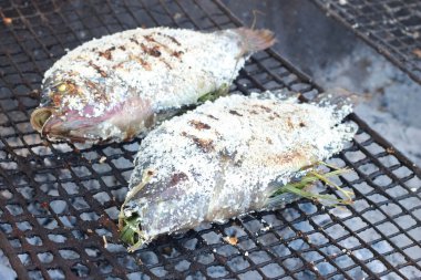 Izgarada balık.