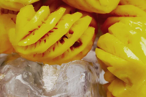 Peel pineapple market. — Stock Photo, Image