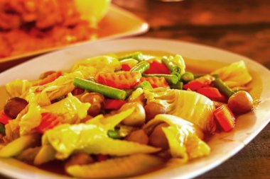 Kızarmış sebzeler.