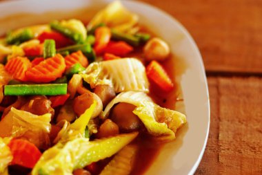 Kızarmış sebzeler.