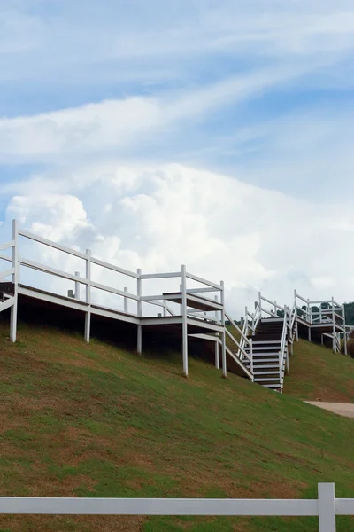 White fence with sky — Stock Photo, Image