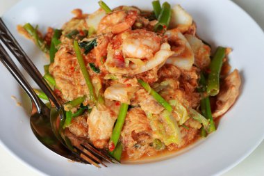 Kızarmış deniz ürünleri Sukiyaki