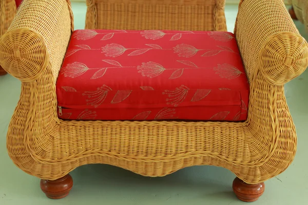 Asiento de la silla de mimbre rojo . — Foto de Stock