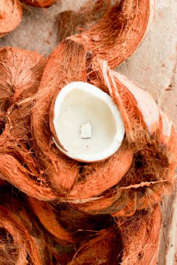 Beyaz Hindistan cevizi ve kahverengi Yen.