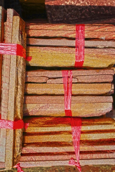 Rode bakstenen voor bouw — Stockfoto