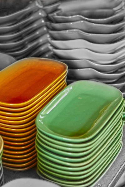 Earthenware green and brown - in the market. — Stock Photo, Image