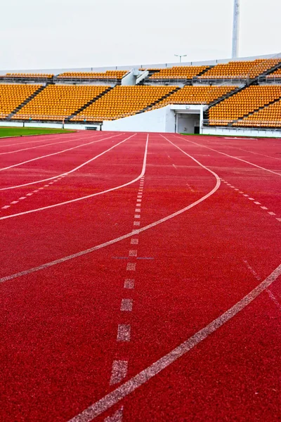 Pista para correr en el estadio . — Foto de Stock