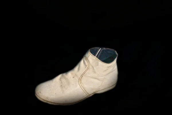 旧鞋子留在一起. — 图库照片