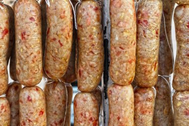 Asya pazarı - kırmızı sucuk sosis