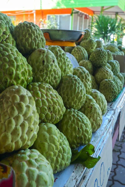 Suiker apple in de markt — Stockfoto