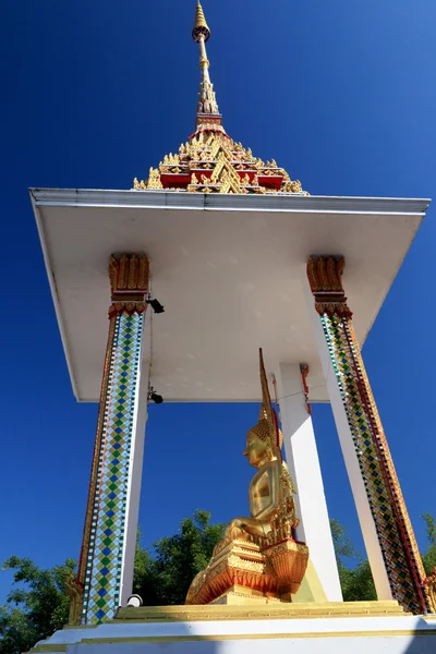 佛 chinarat-泰国寺庙雕塑. — 图库照片