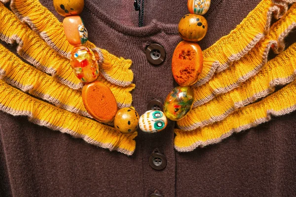 Цветные ожерелья и бусы — стоковое фото