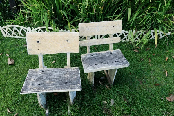 Кресло в парке — стоковое фото