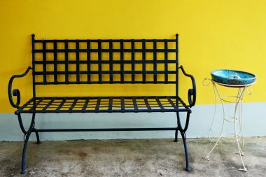 parkta bankta sandalye