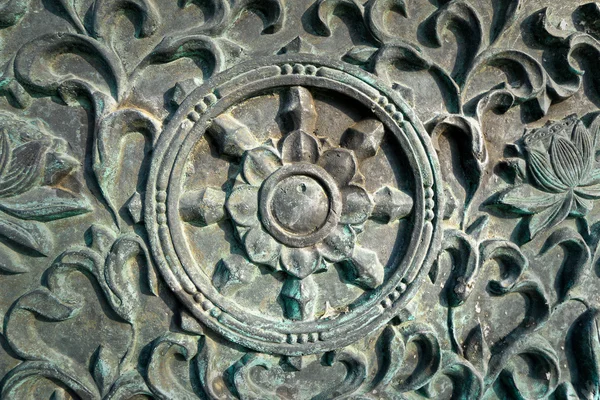 Ytan av stil brons väggen i templet i korea. — Stockfoto