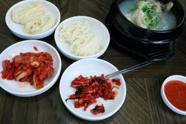 Kimchi, lahana, biber, turp - Kore yemeği