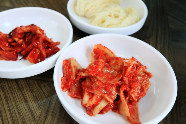 Kimchi repollo rábano chile - comida coreana — Foto de Stock