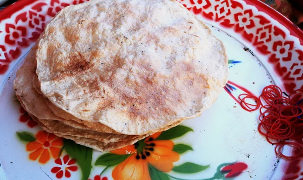 Galletas de arroz hornean venta en el mercado - Tailandia . — Foto de Stock