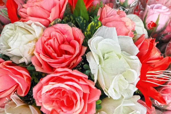 Piękną różę kwiatów sztucznych — Zdjęcie stockowe