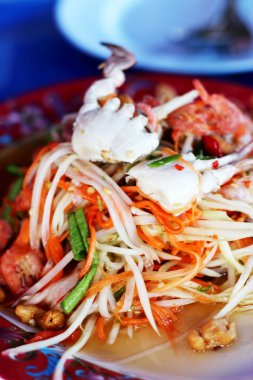 Papaya salatası ve yengeç